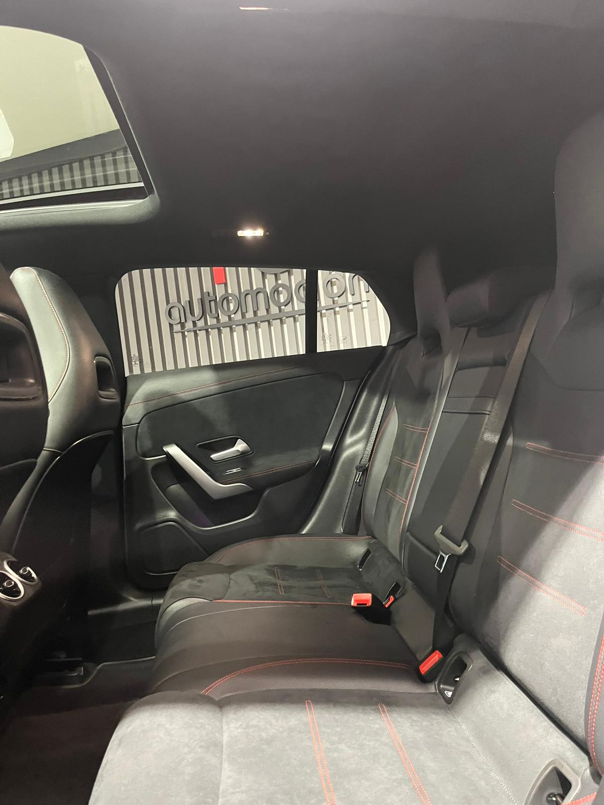 MERCEDES-BENZ CLA 180 Shooting Brake