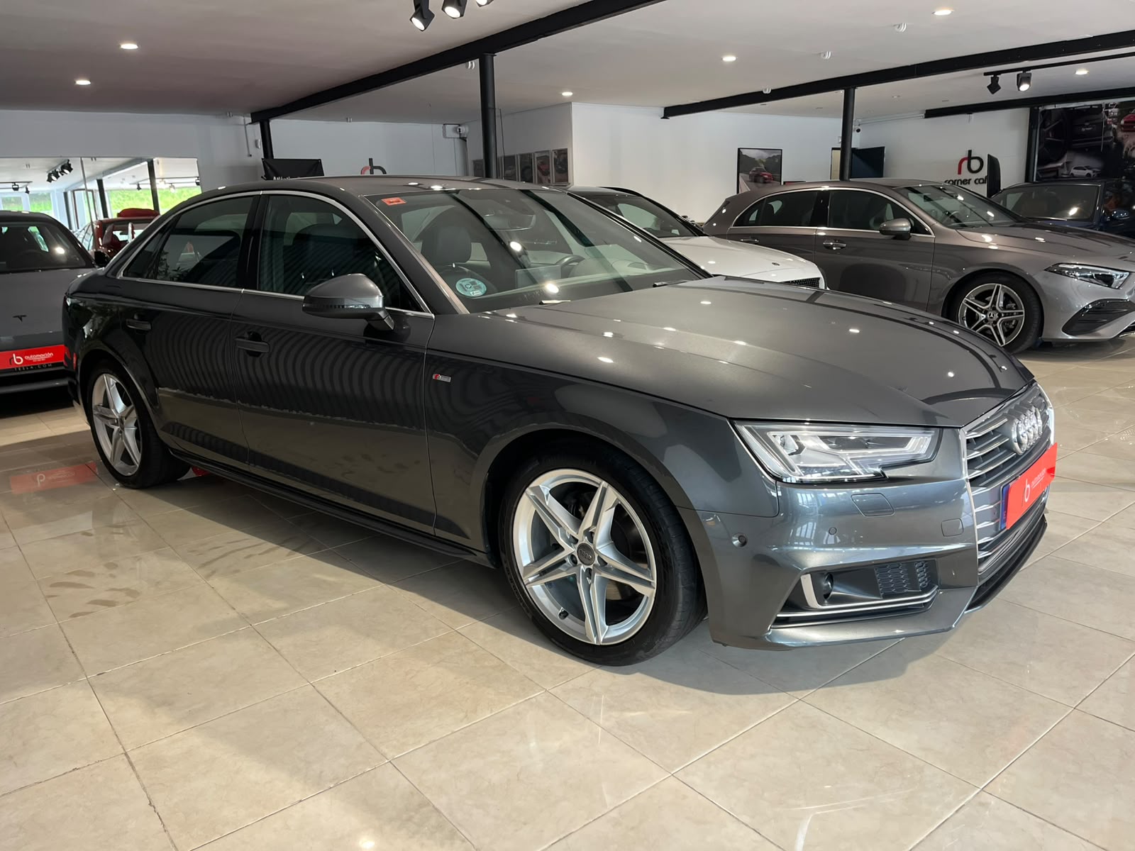AUDI A4 2.0 TDI S tronic