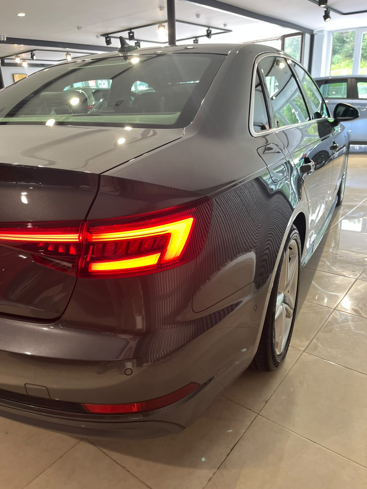 AUDI A4 2.0 TDI S tronic