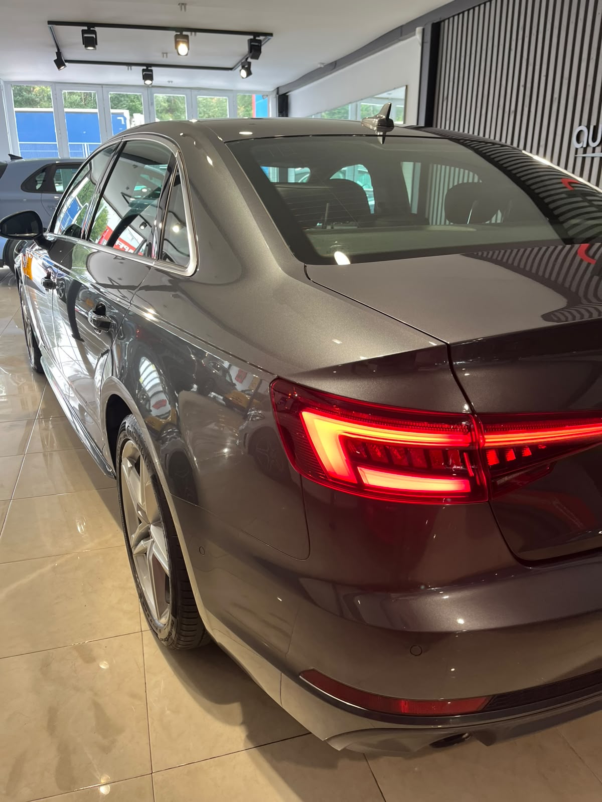 AUDI A4 2.0 TDI S tronic