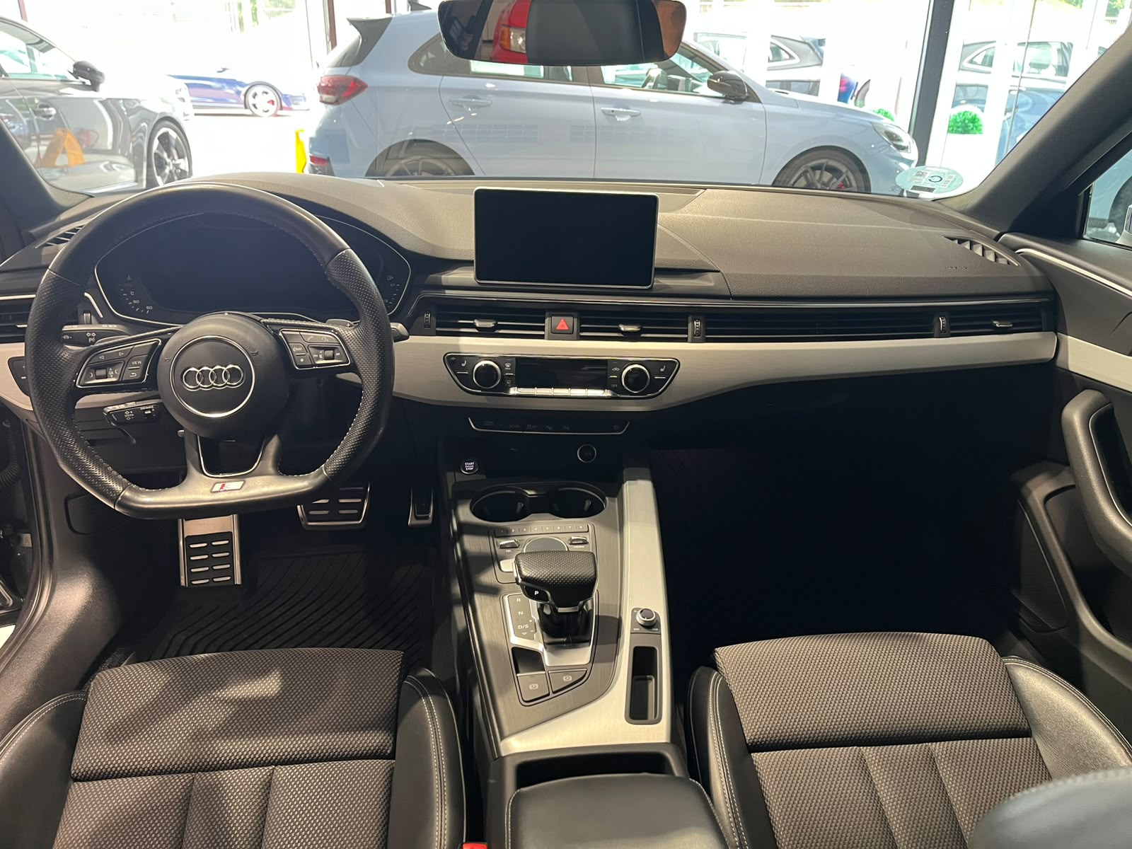 AUDI A4 2.0 TDI S tronic