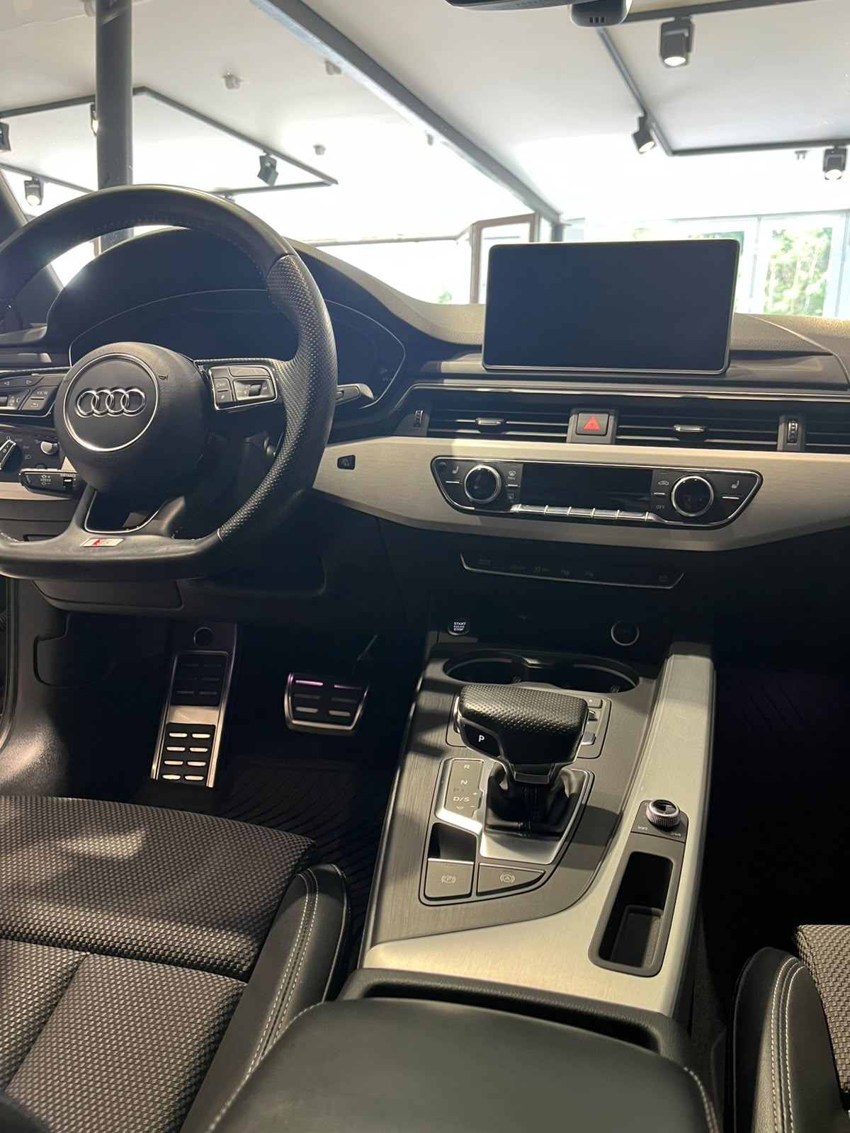 AUDI A4 2.0 TDI S tronic