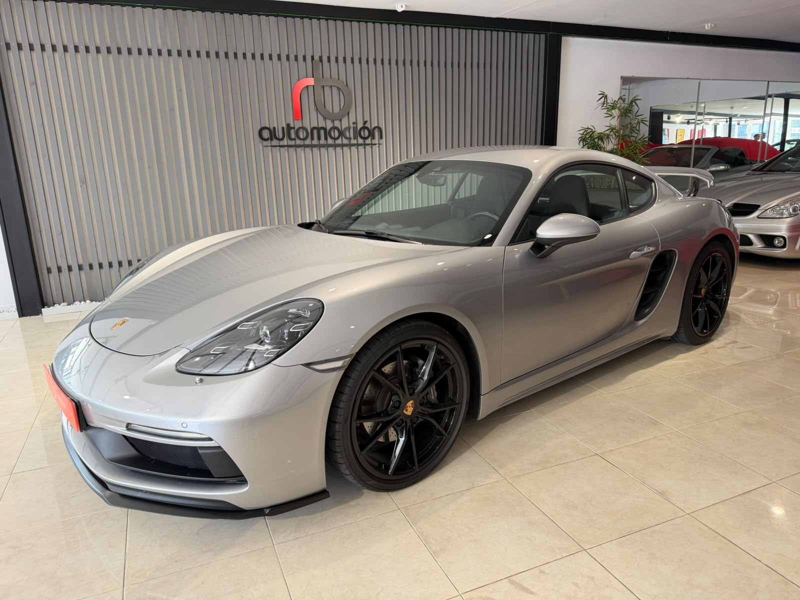 Porsche 718 Cayman