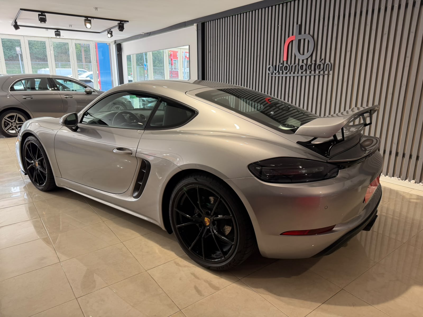 Porsche 718 Cayman