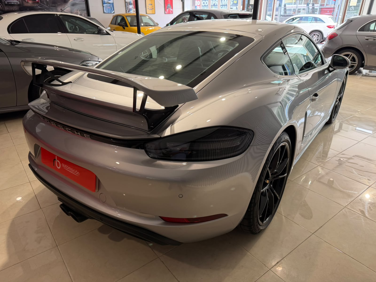 Porsche 718 Cayman