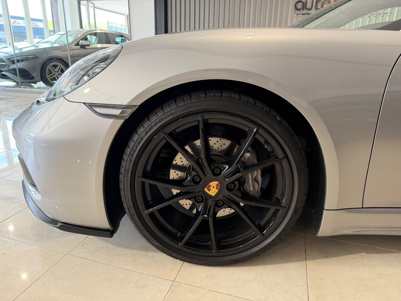 Porsche 718 Cayman
